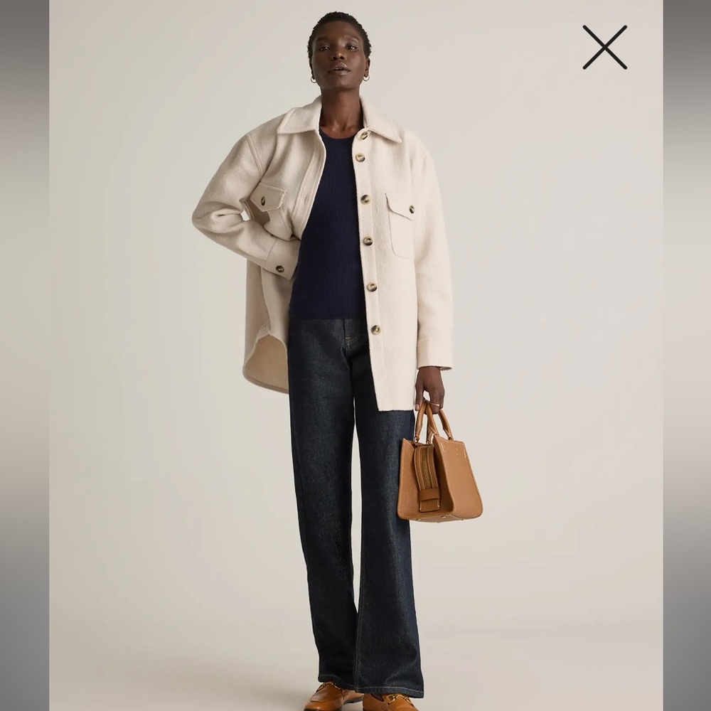 NEW LOOK cream with brown buttons Shacket